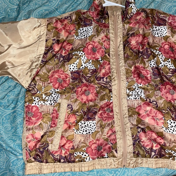 Vintage 90s windbreaker - Picture 2 of 11